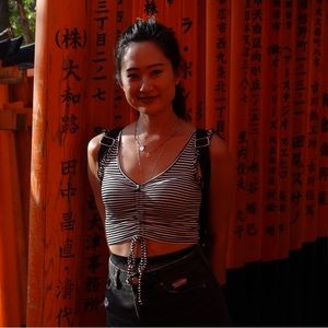 LF Emma & Sam Crop Top